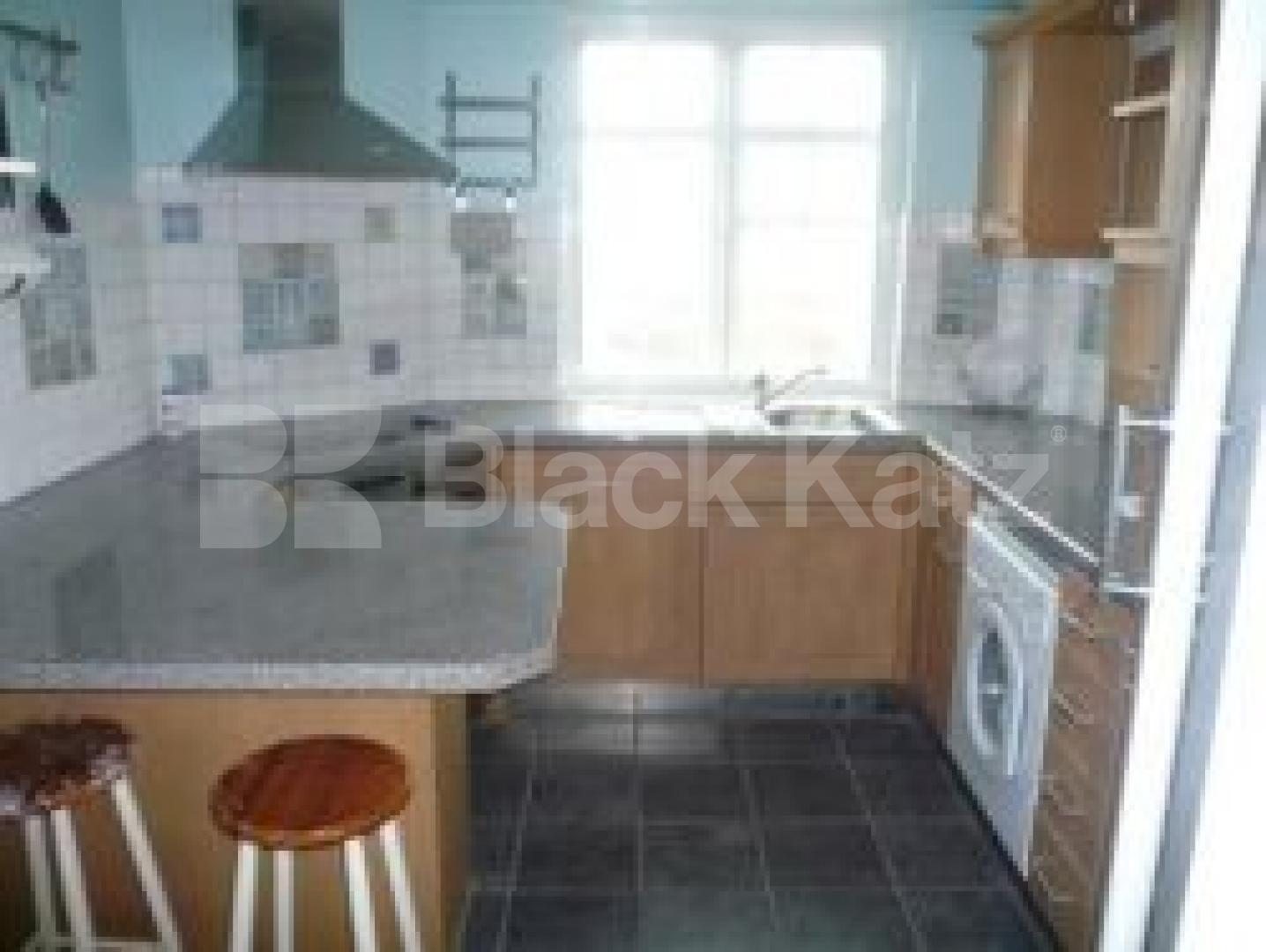 			2 Bedroom, 1 bath, 1 reception Flat			 Lyttleton Road, EAST FINCHLEY